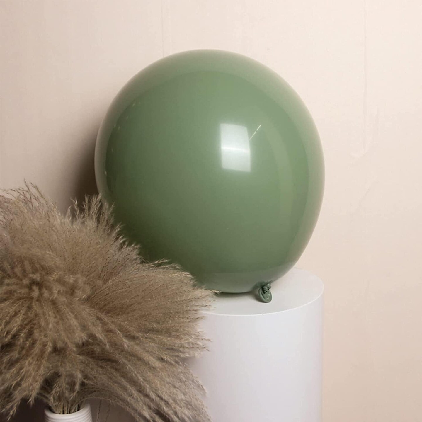 152PCS Sage Green Balloon Garland Arch Kit Green and Gold Balloon Garland Kit Retro Green and White Latex Balloons Set for Wedding Birthday Party Baby Shower Decoration