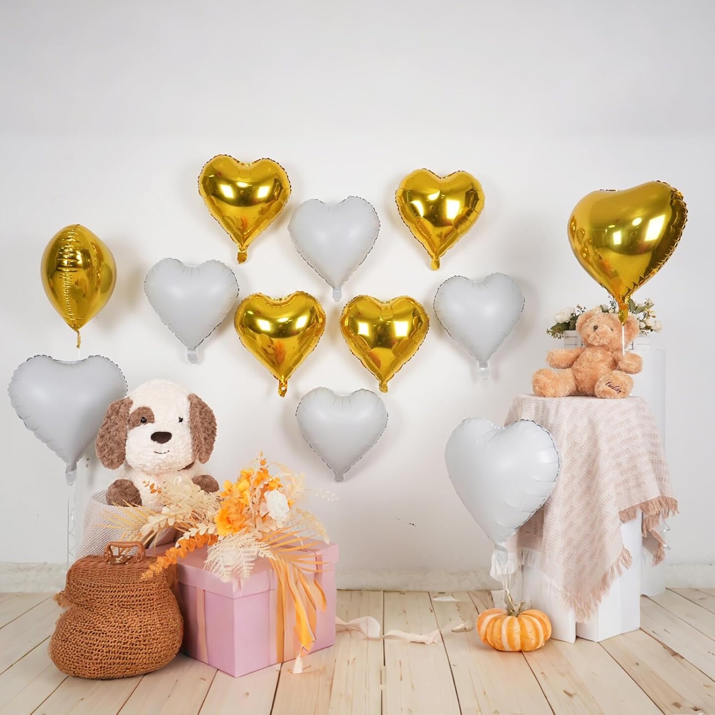 12-Pack Gold & White Heart Balloons 18in – Metallic Foil Love Balloons for Wedding, Birthday & Valentine’s Day