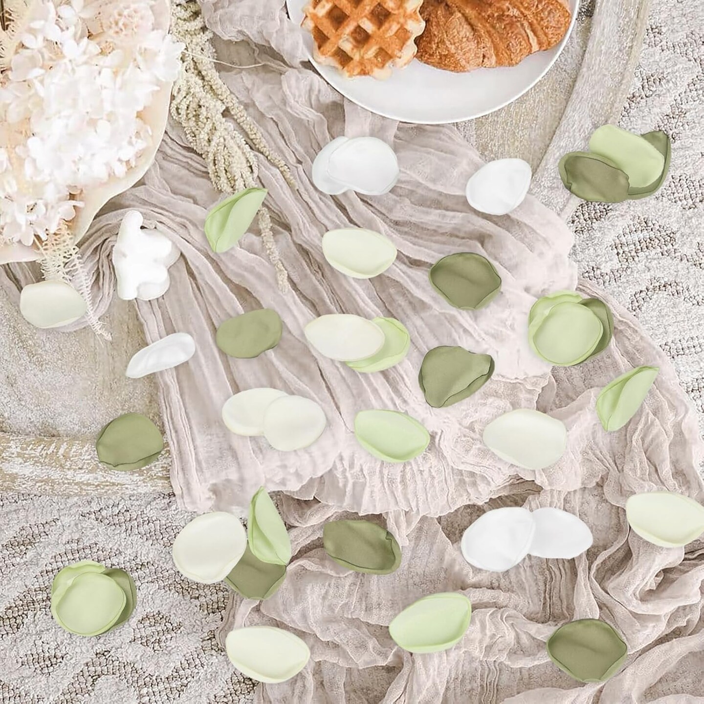 300Pcs Green Flower Petals, Silk Rose Petals Wedding Aisle Scatter Flower Petals for Flower Girl Fake Rose Petals