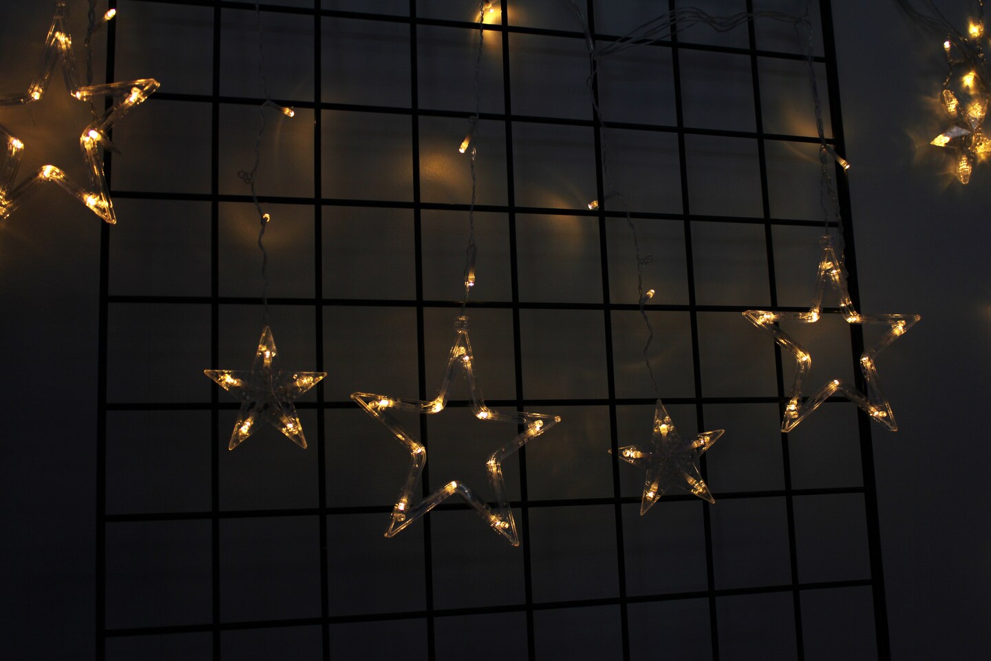 Perfect Holiday 138 LED Star Curtain Light