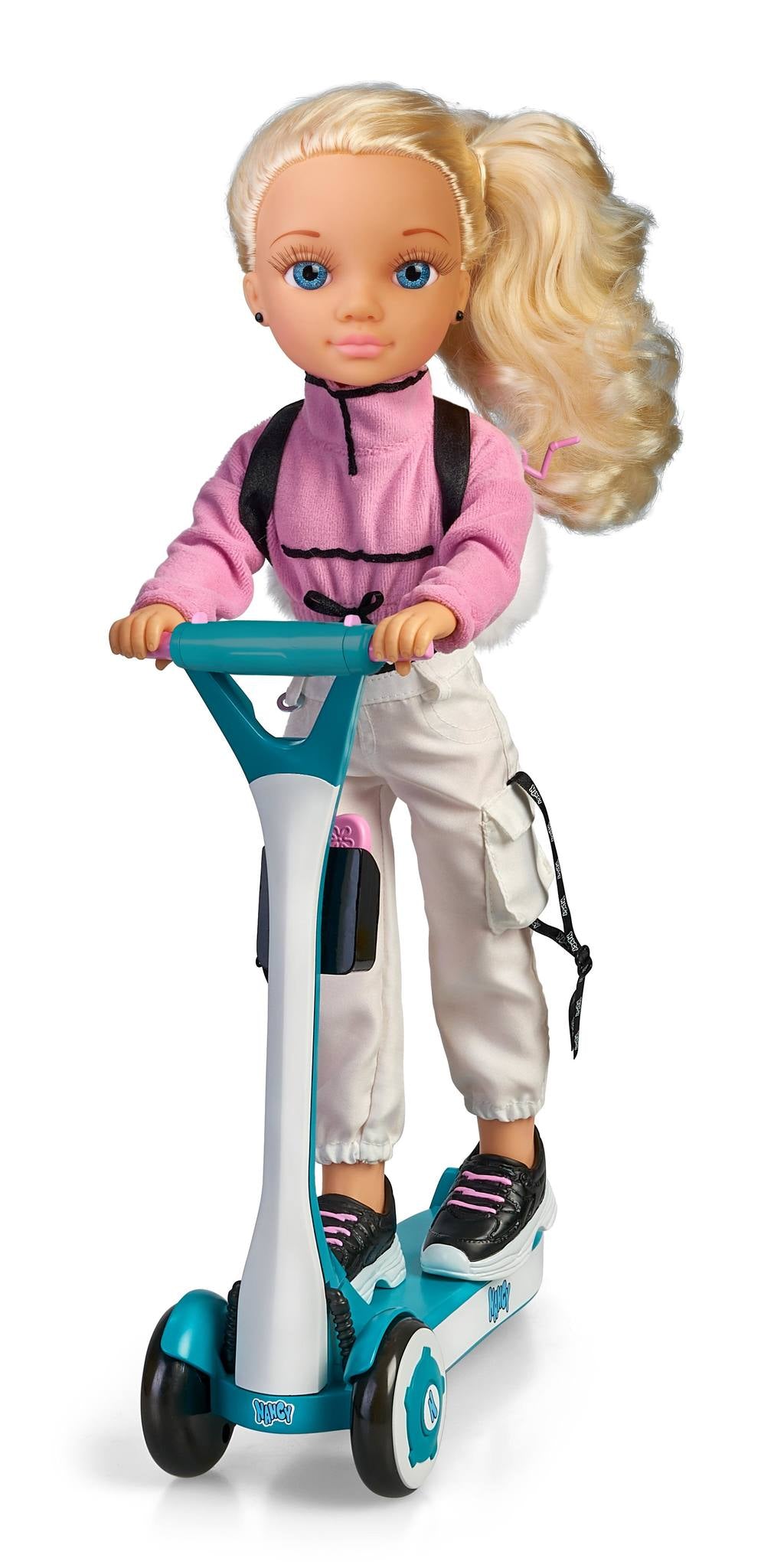 Nancy, a Day with my Scooter