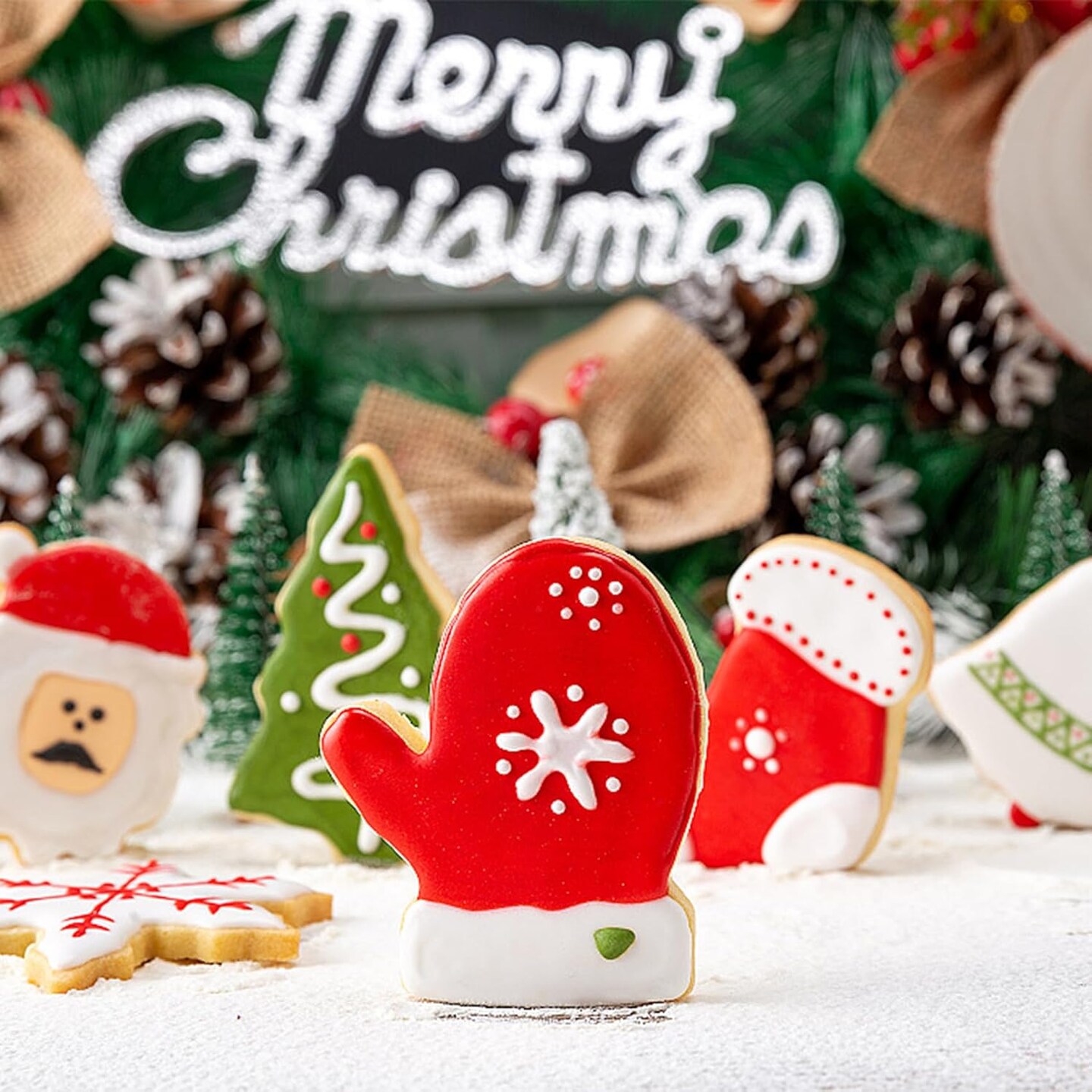 20 Pcs Christmas Cookie Cutters &#x2013; Reindeer Snowflake Tree Gingerbread Santa