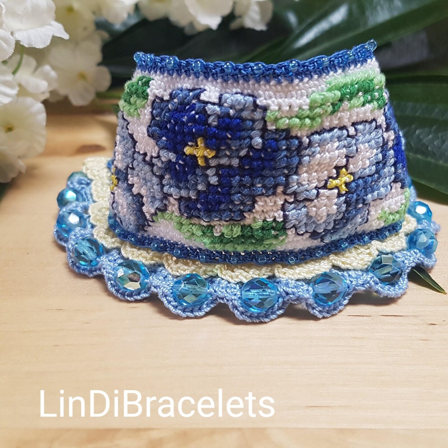 Violet Flower Cuff Crochet Bracelet! Lace Embroidered Handmade Jewelry with  Flowers and Beads! Women Girl Bohemian Rustic Gift! Wrist Cover