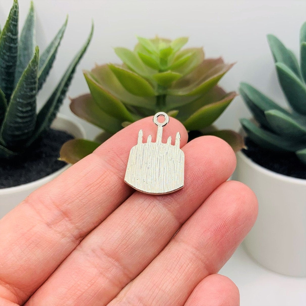 4, 20 or 50 Pieces: Silver Plated Happy Birthday Cake Charms