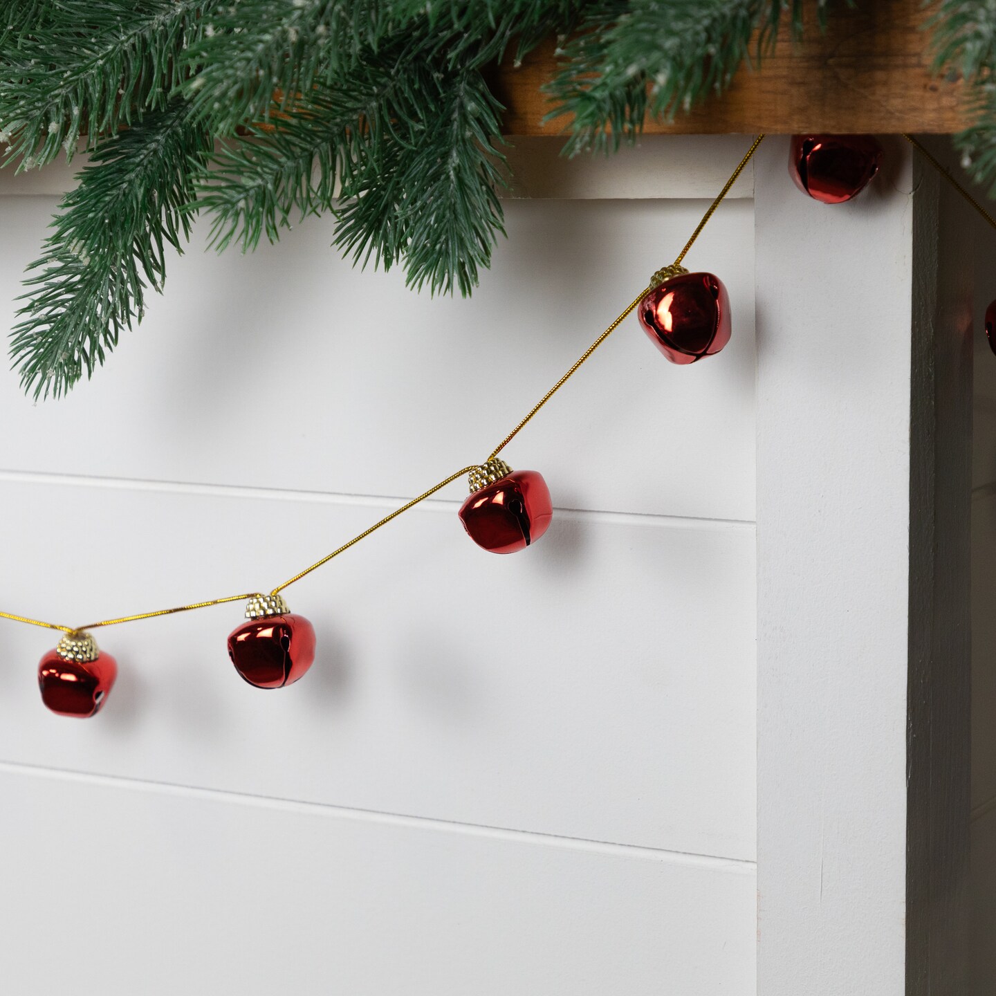 Northlight Shiny Christmas Jingle Bells Metal Garland - 7.5&#x27; x 1&#x22; - Red