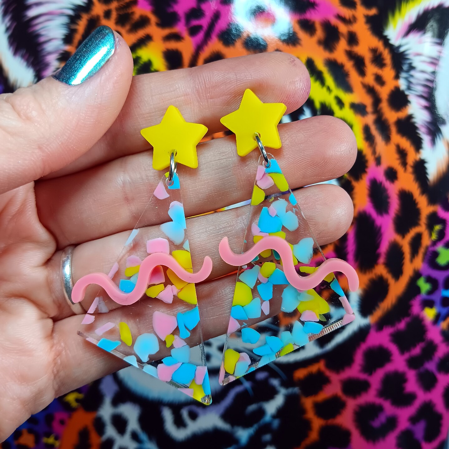 Vintage 1980s Memphis Style Anodized Aluminum Geometric Fushia Purple Cuff Bracelet good Earrings