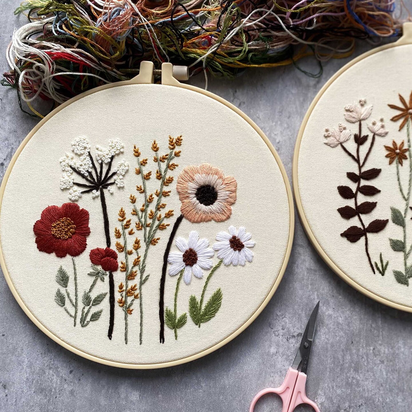 3 Pack Embroidery Kit for Beginners , Floral Plant Pattern,Cross Stitch Kits Set , Including Stamped Embroidery Cloth with 3 Embroidery Hoops, Color Threads and Tools (Flower)