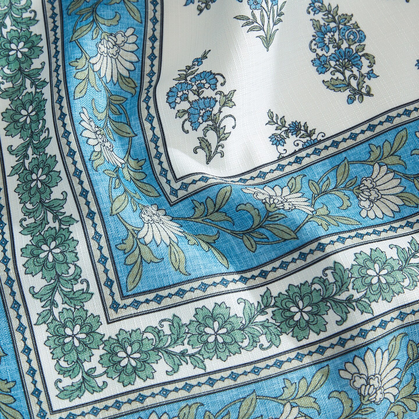 Threadmade Home Tropez Block Print Stain & Water Resistant Indoor/Outdoor Tablecloth, Multicolor - 70"W x 70"L Round