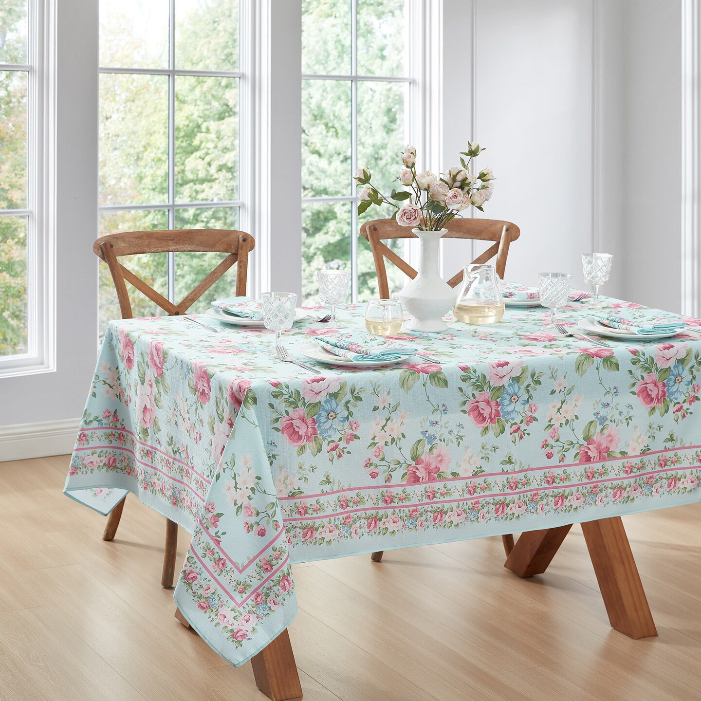 Threadmade Home Vintage Floral Garden Tablecloth, Multicolor - 60"W x 84"L
