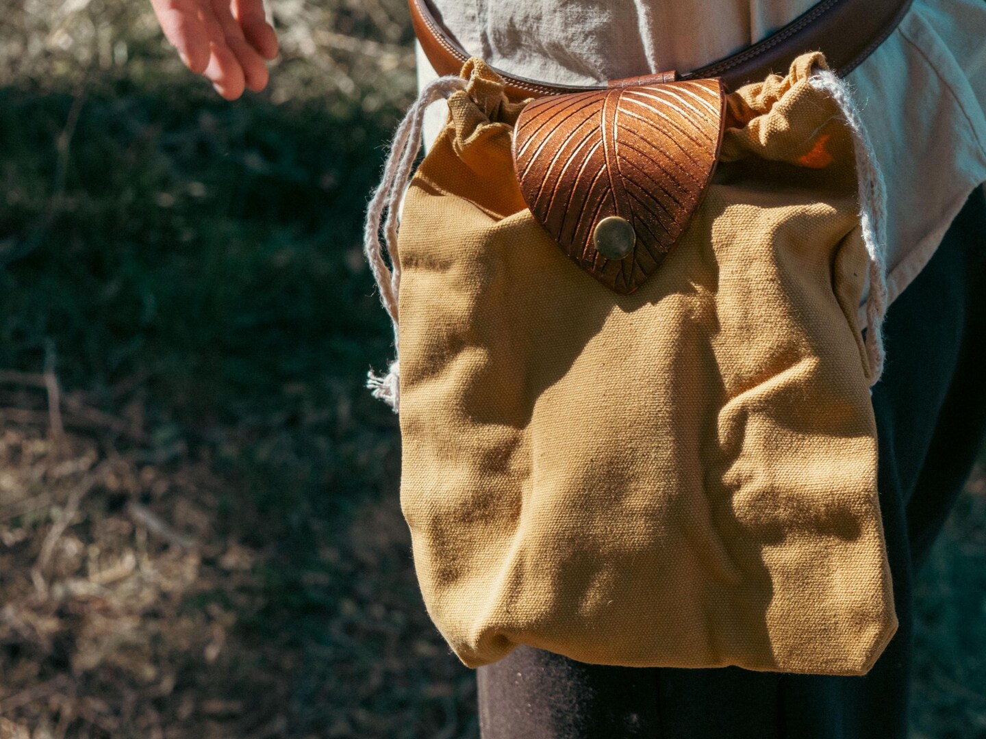 Maple leaf orders Leather snap pouch, Autumn handmade bushcraft satchel, pouch for Larp And Cosplay, Drawstring Pouch belt bag