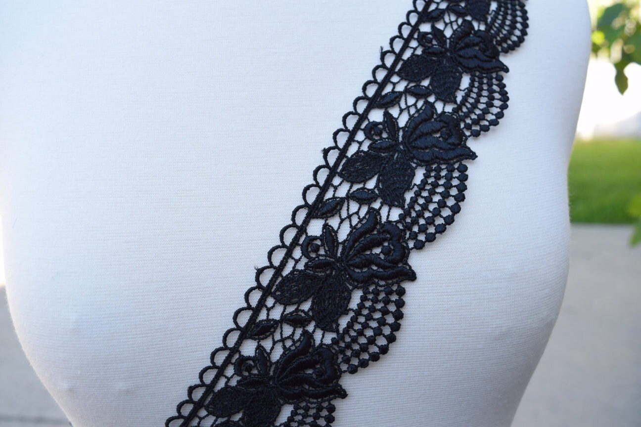 1 Yard Black Rose Motif Venice Lace Trim with Rough Scalloped Edges for Elegant Sewing Projects 2.75 Inch Wide