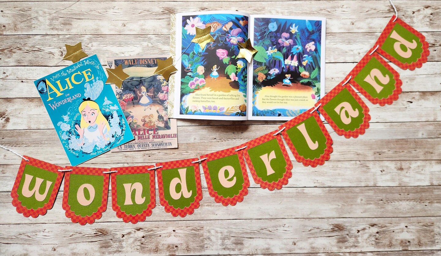 Alice In Wonderland Tea Set Truly Alice Hanging Teapot Bunting (13