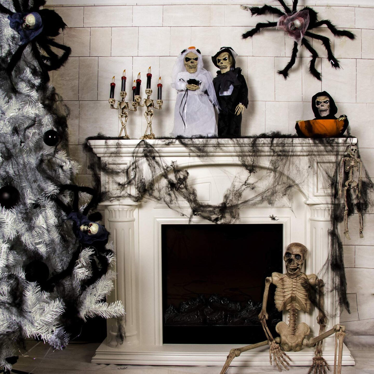 Halloween Candelabra with LED Flameless Candles Holder Battery Operated Flickering Spooky Lighting for Halloween Decorations Mental D&#xE9;cor Window Centerpieces