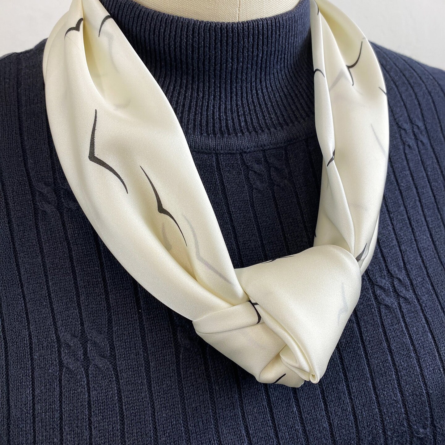 Wrapables Satin Neckerchief Square Scarf 26.5 x 26.5 Inches, Birds