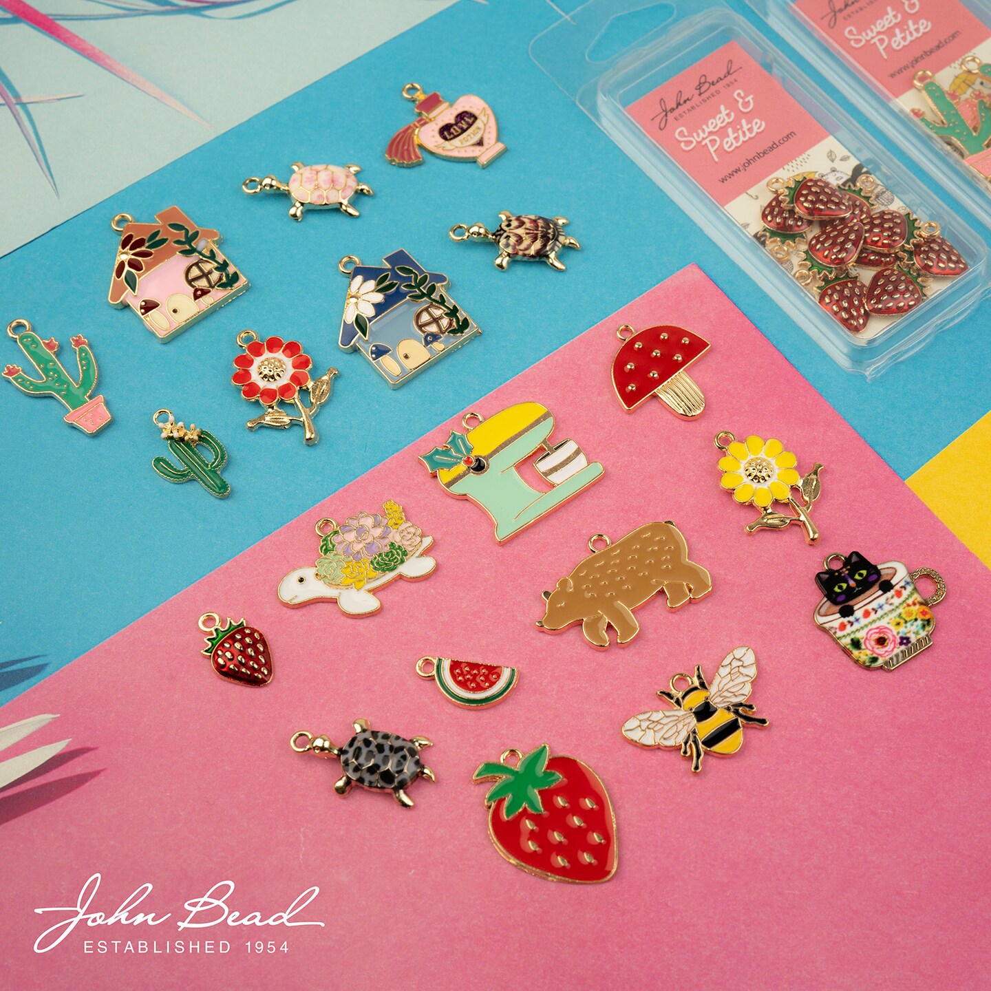 John Bead Sweet &#x26; Petite Turtle Animal Charms, 5pcs