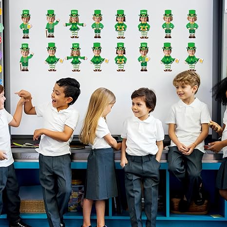60Pcs St. Patrick's Day Paper Cutouts St. Patrick's Bulletin Board Decoration Leprechaun DIY Photo Craft Cutout Leprechaun Hat Classroom Supplies for Irish March Shamrock Party Chalkboard Wall Decor
