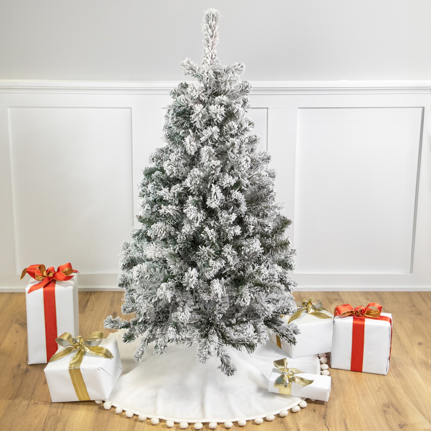Northlight 4.5&#x27; Flocked Madison Pine Artificial Christmas Tree, Unlit
