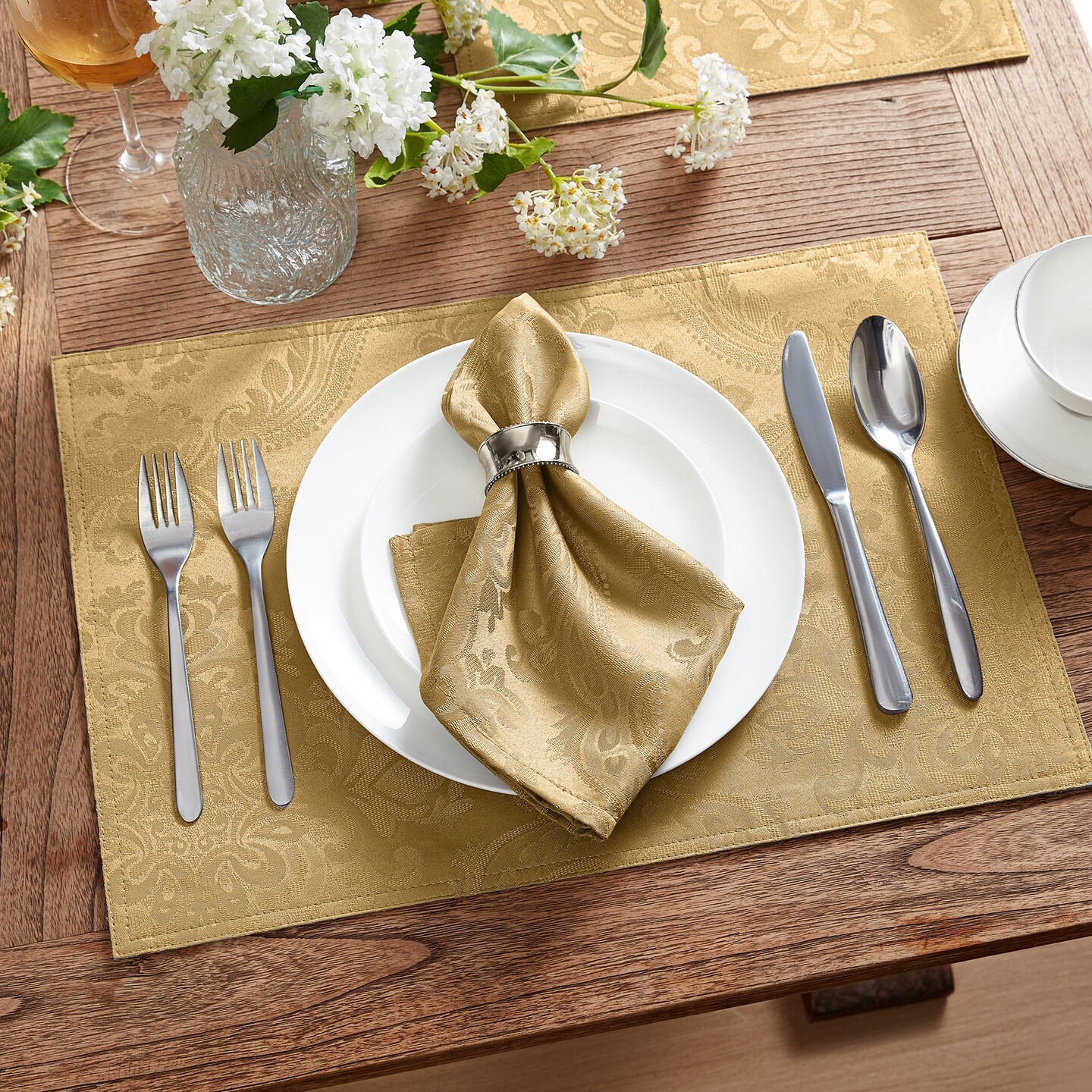 Threadmade Home Caiden Elegance Damask Napkin, set of 4, Gold - 17"W x 17"L