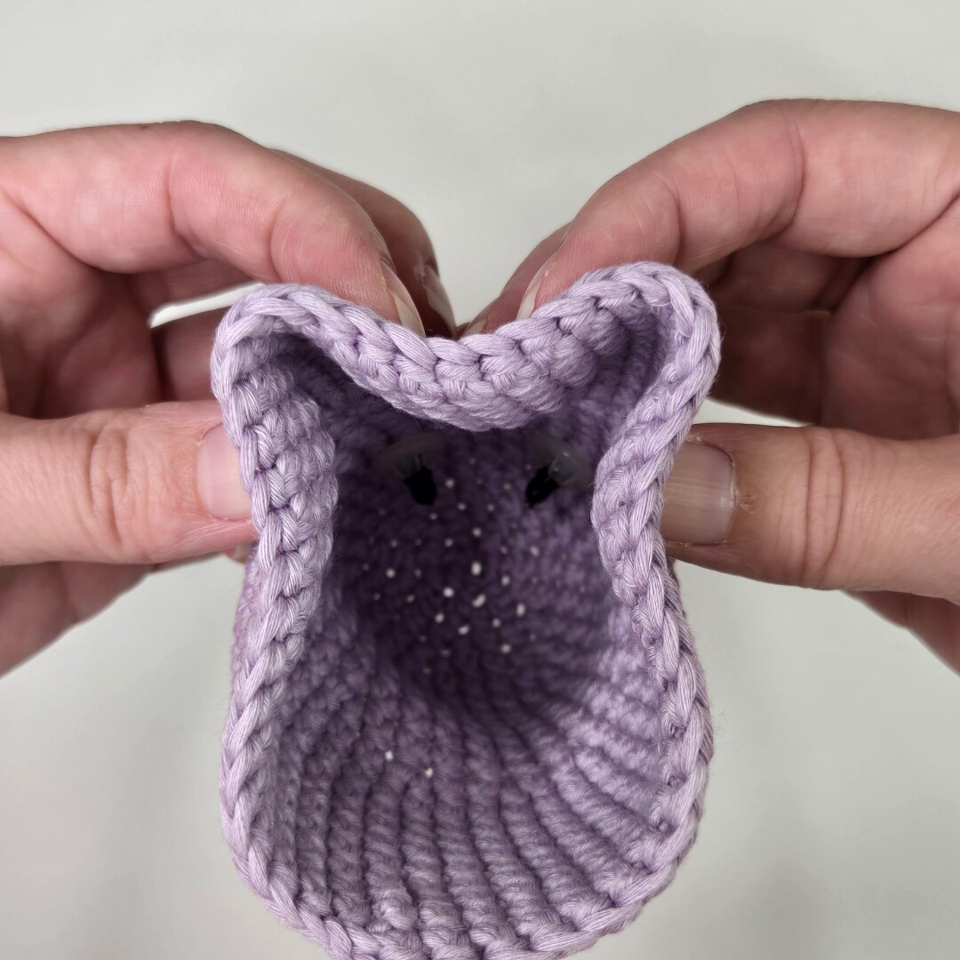 How to Crochet a Glow Ghost image 5