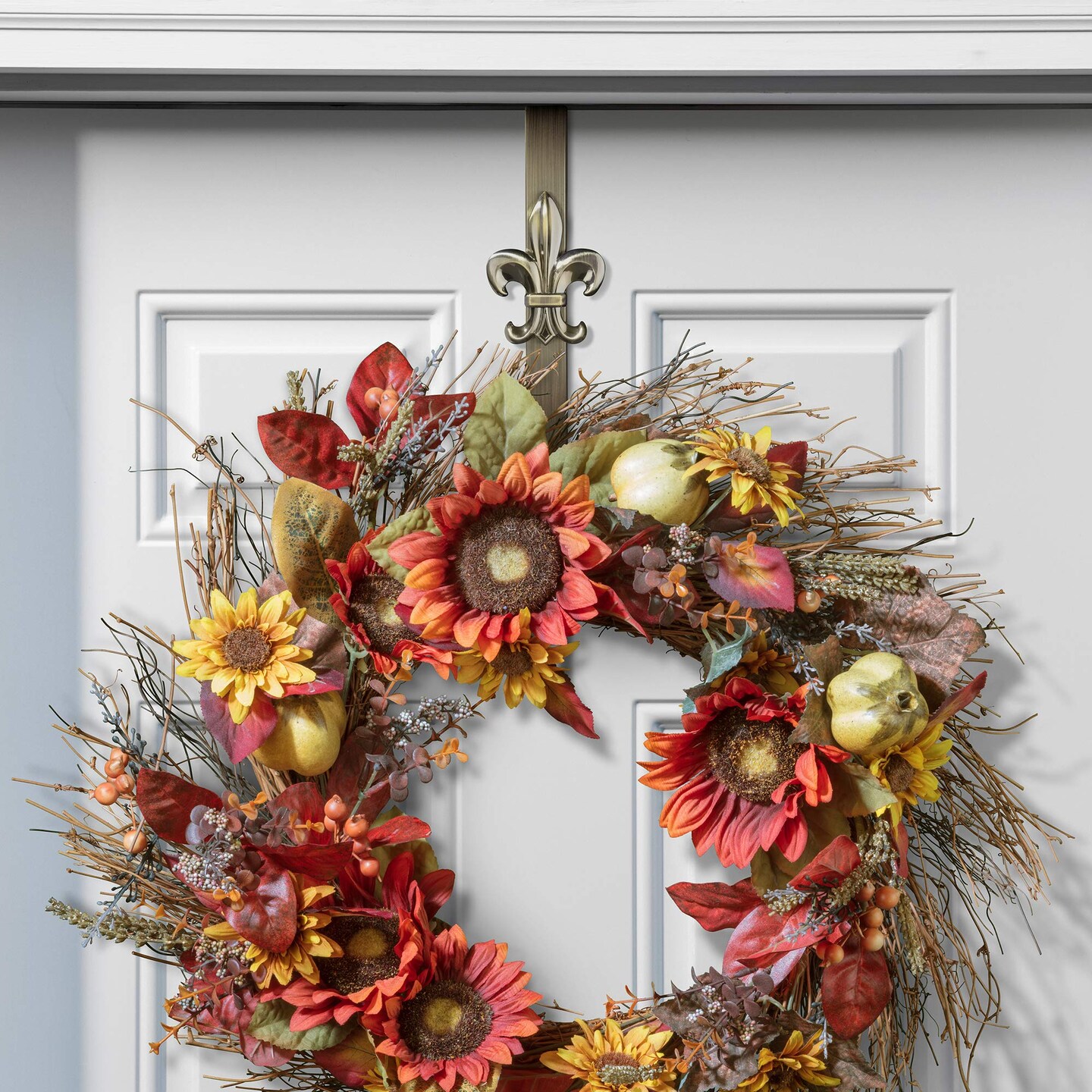 Haute Decor Adapt Adjustable Length Wreath Hanger with Removable Icon