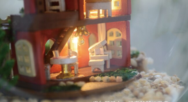 Miniature Wizardi Roombox Kit - Alice Wonderland Dollhouse Kit