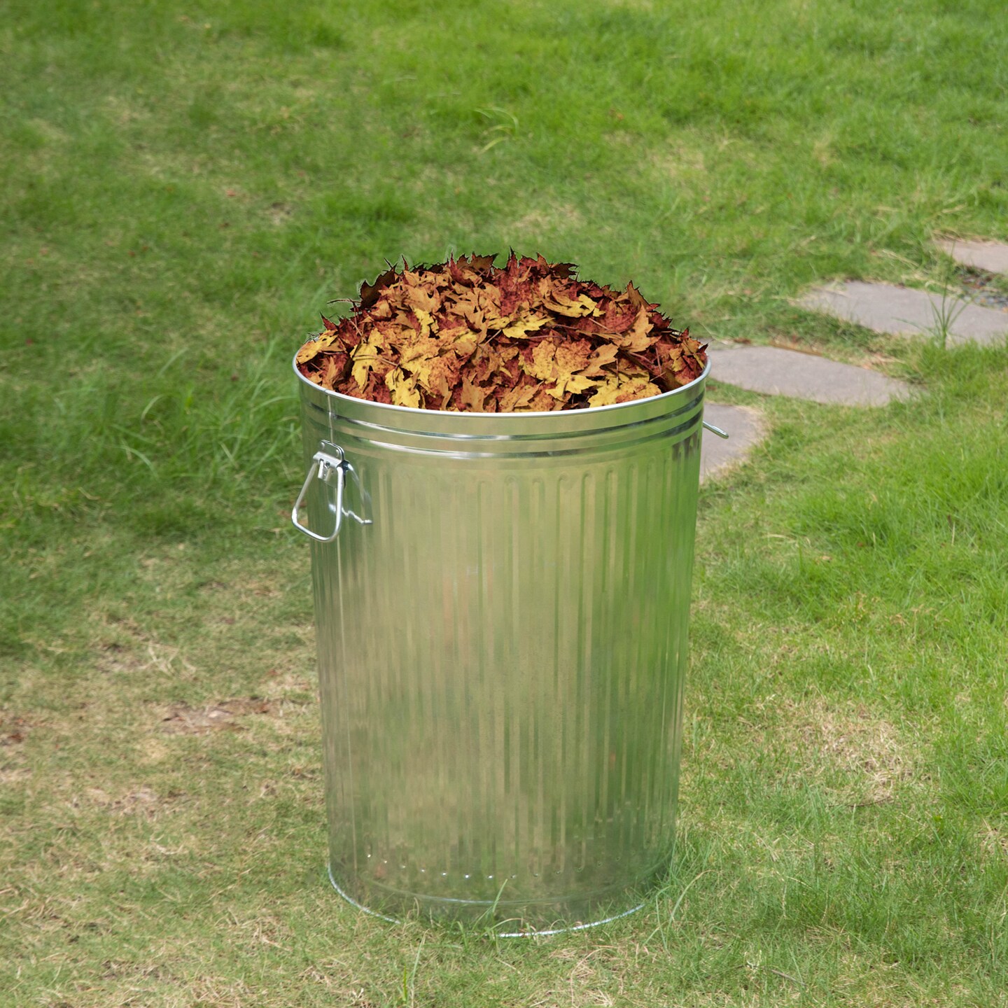 Gardenised Round Galvanized Steel, Trash Can with Lid - Durable Metal Bucket for Backyard, Lawn, Garden and Yard Use - Weather-Resistant Garbage Can for Indoor and Outdoor