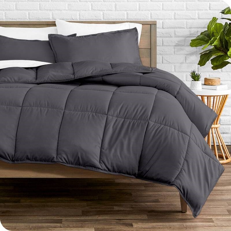 Soft Lightweight Goose Down Alternative Comforter Bedding Set with Wrinkle Resistant Breathable