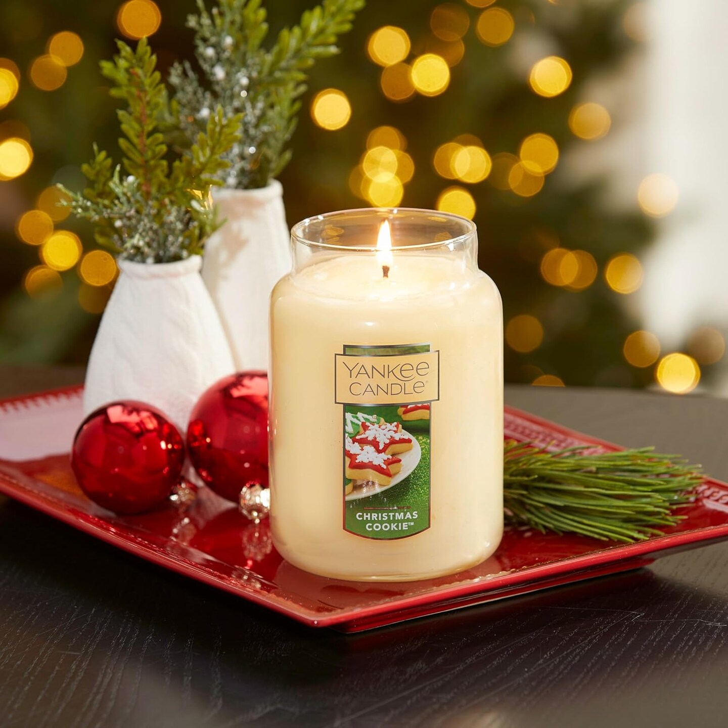 Christmas Cookie Scented, Classic 22oz Large Jar Single Wick Candle, Over 110 Hours of Burn Time, Perfect for Holiday Gifting and Celebration