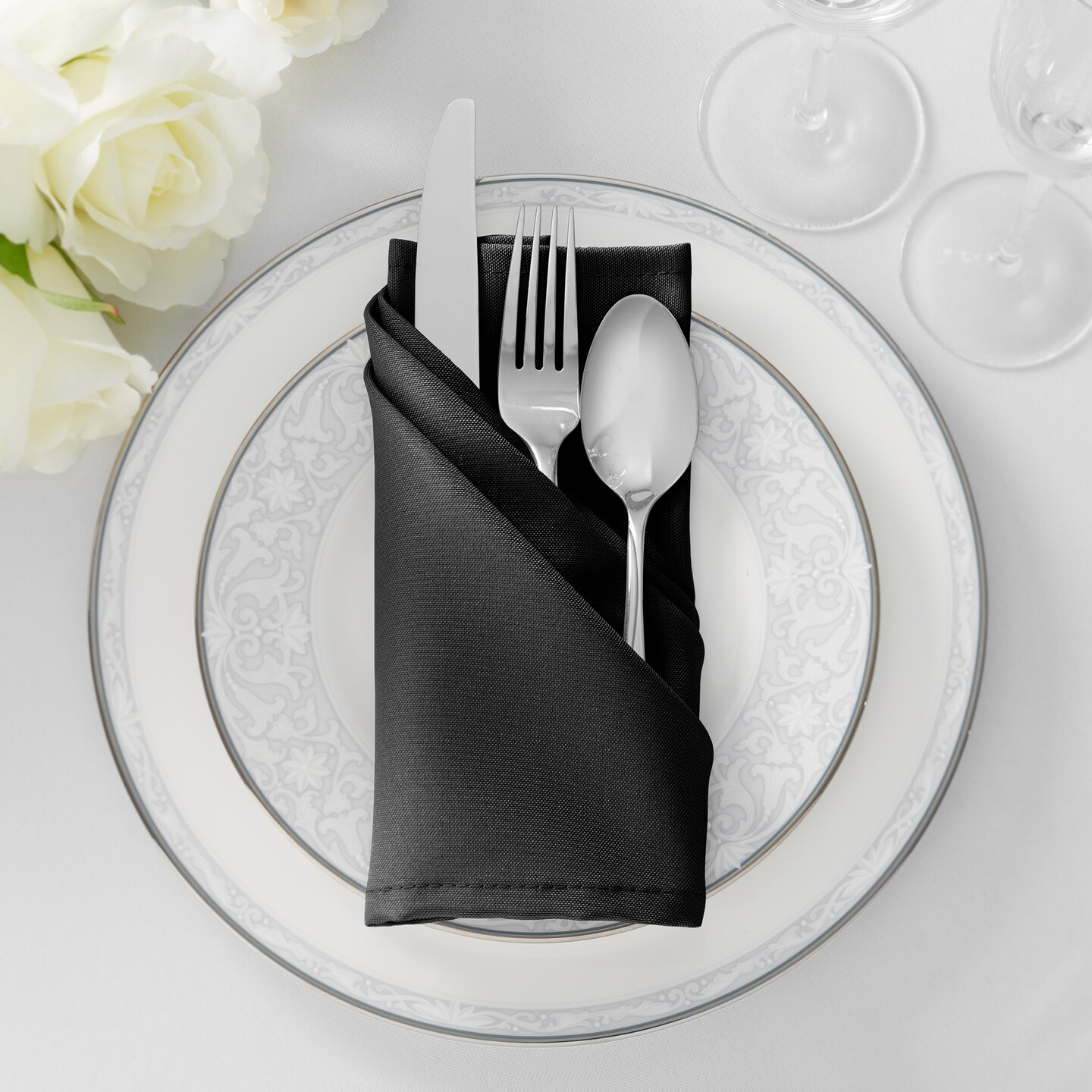 Lann's Linens Set of 144 Cloth Dinner Napkins, 17-inch Polyester Napkins, Washable and Reusable Fabric for Weddings, Hotels, Restaurants