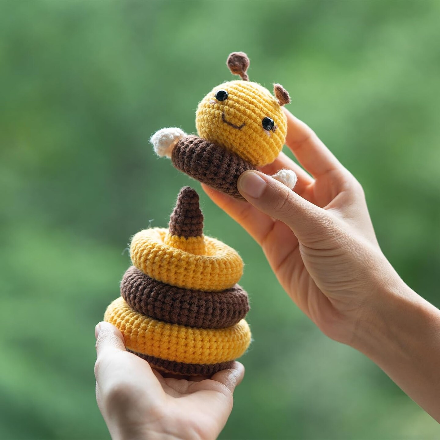 Crochet Kit for Beginners, 1 Bee Designs, Crochet Starter Kit with Step-by-Step Video Tutorials, Yarns, Hooks, Instruction, and Accessories to Make Crochet Bee