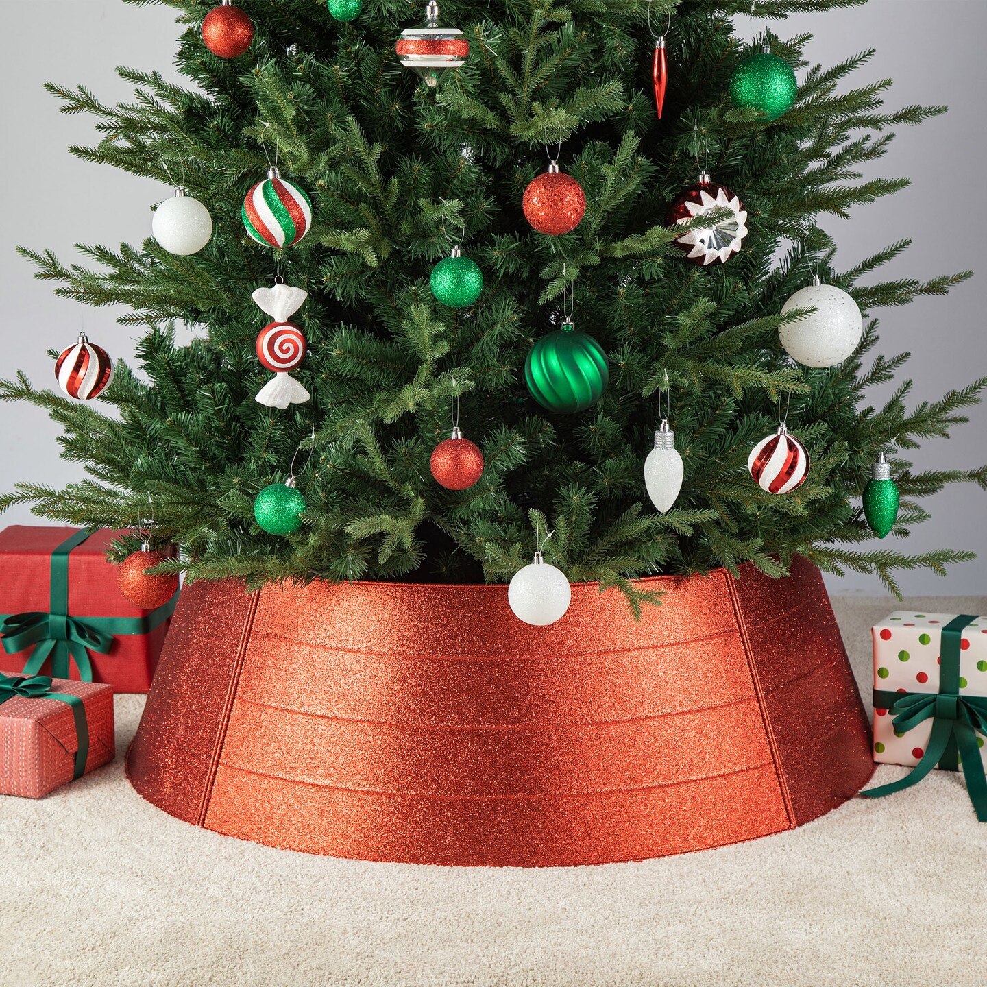 25.75&#x22;D/40.5&#x22;D Gold/Red Metal Glitter Tree Collar
