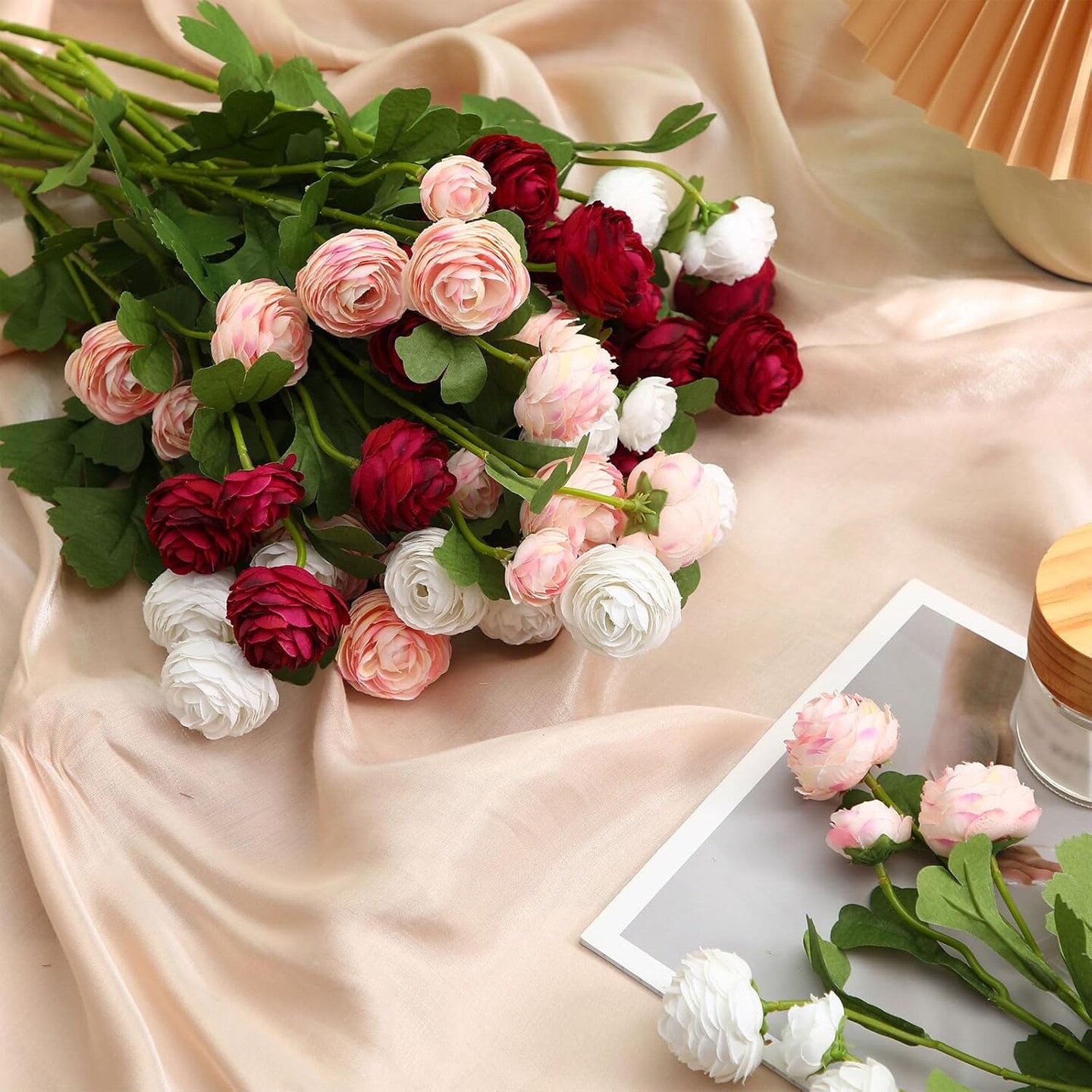 36 Heads 16.5 &#x27;&#x27; Ranunculus Artificial Flowers Faux Silk Mini Ranunculus Flowers Bulk Wedding Filler Flowers for Centerpieces Arrangements Bridal Shower Decor(White)