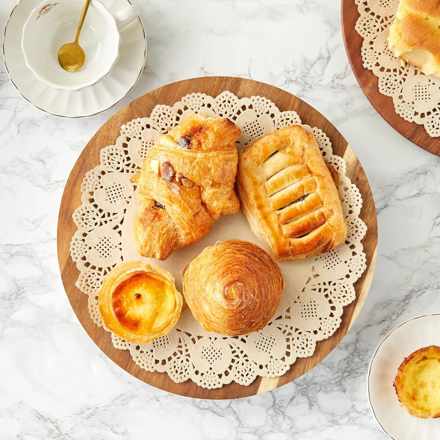 250 Pack Round Paper Placemats for Cakes, Desserts, Light Brown Doilies for Food, Formal Events (12 in)