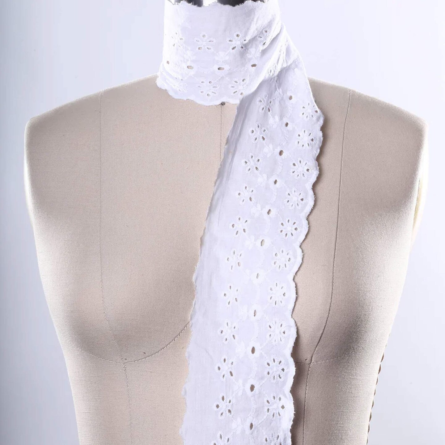 1 Yard White Cotton Eyelet Lace Trim 3&#x22; Wide with Scalloped Edges