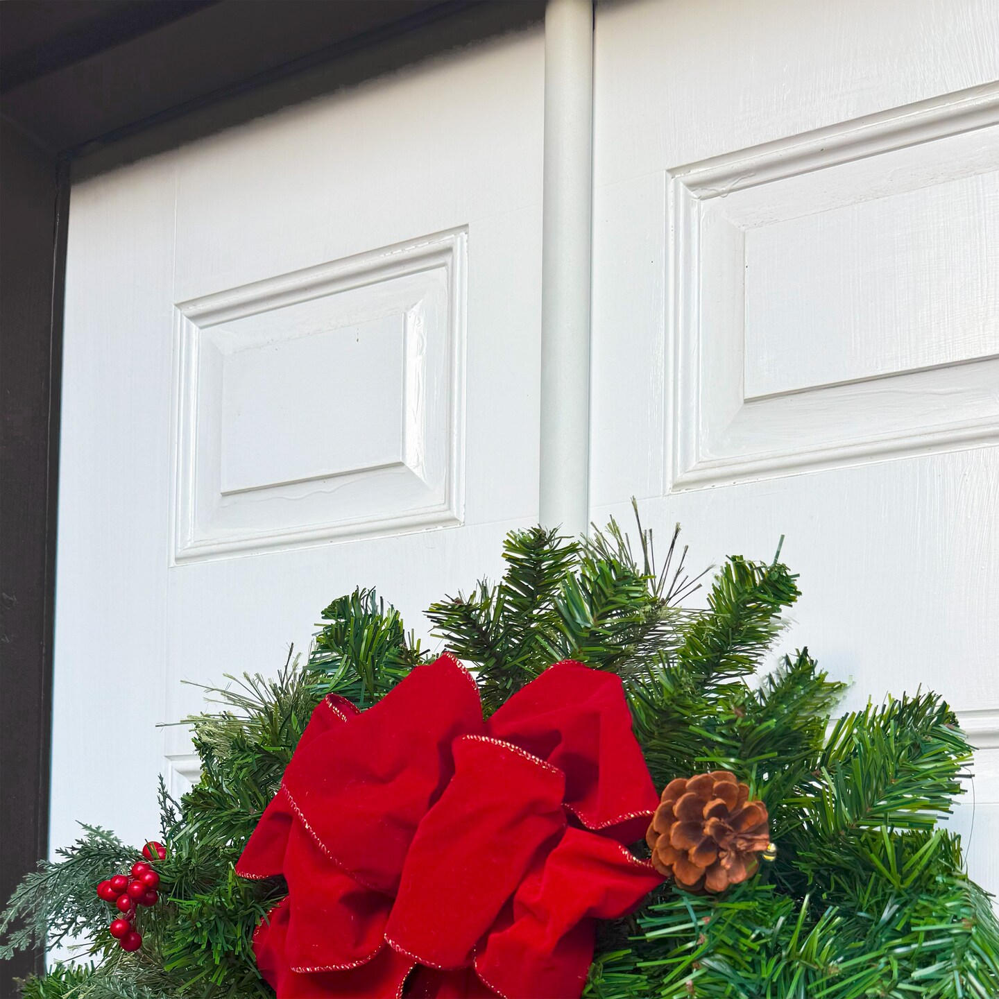 Haute Decor Adapt Adjustable Wreath Hanger, Premium Length Adjustable - Strong Over the Door Wreath Hanger, Holds up to 30 pounds (Matte White)