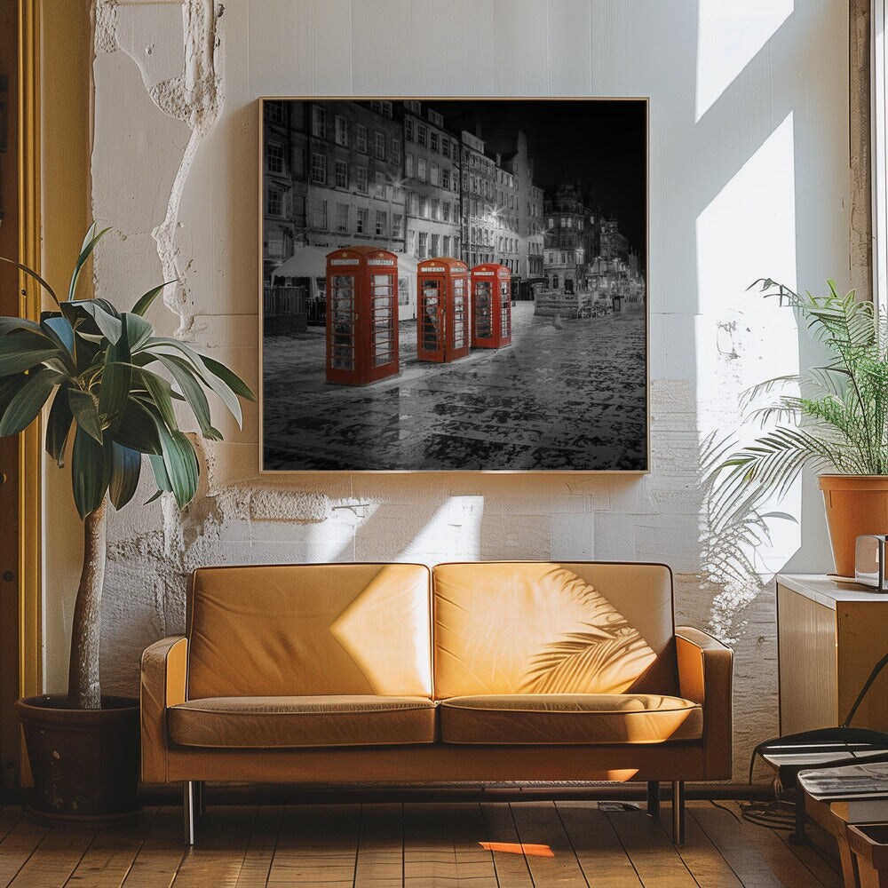 Evening impression of the Royal Mile in Edinburgh - Colorkey Square Canvas Art | Modern Home Wall Decor 24x24 Canvas - Corporate Office Art