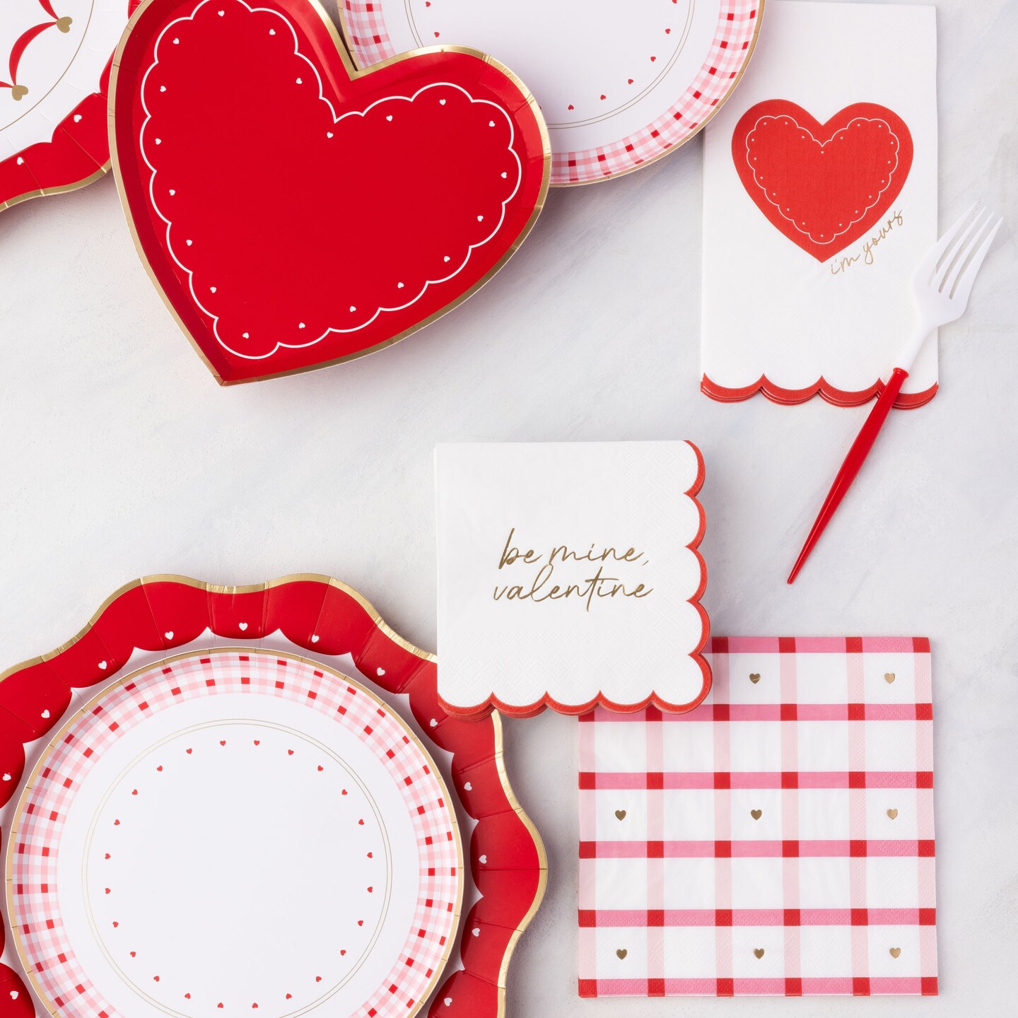 ELEGANT VALENTINE DINNER PLATES