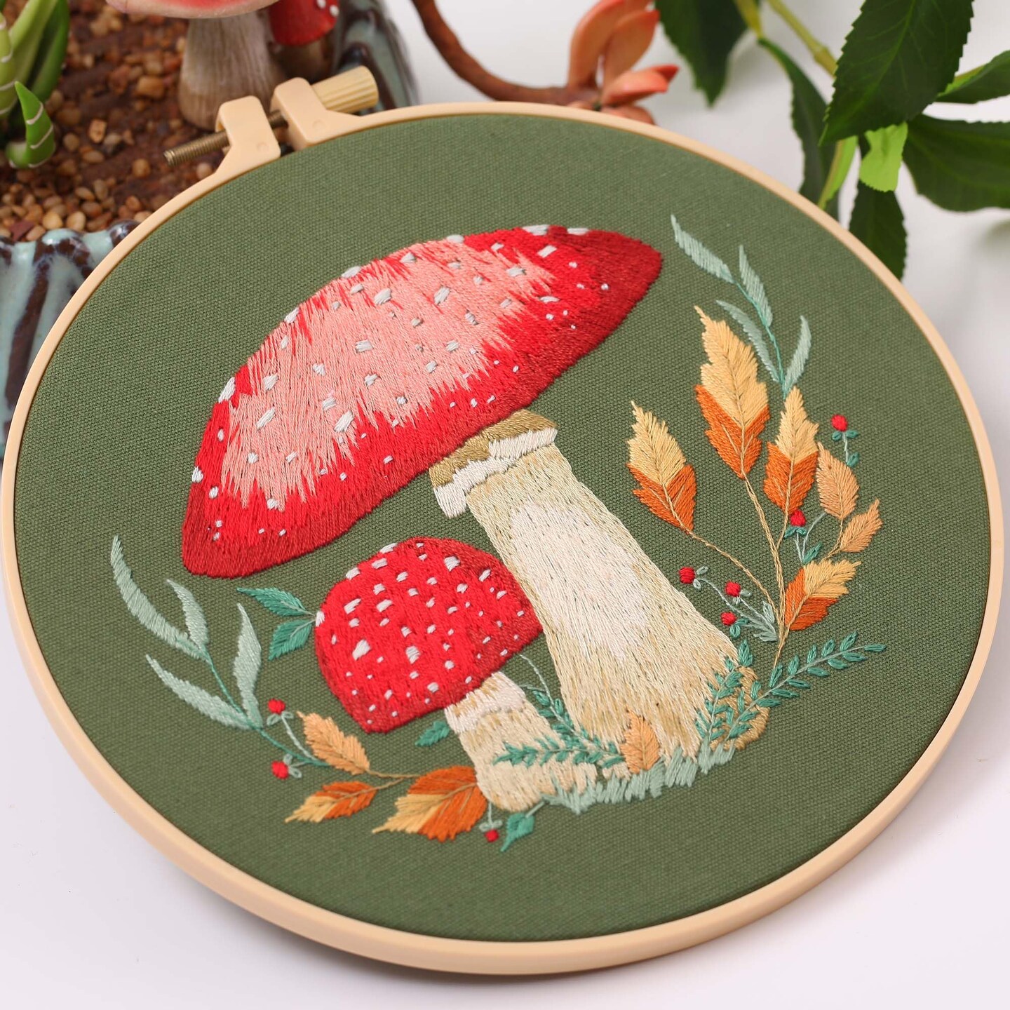 REEWISLY 4 Pcs of Embroidery Starter kit with Patterns and Instructions, DIY Adult Beginner Embroidery Kits, Including 2 Plastic Embroidery Rings, 1 Pair of Scissors, Colored Threads and Needles