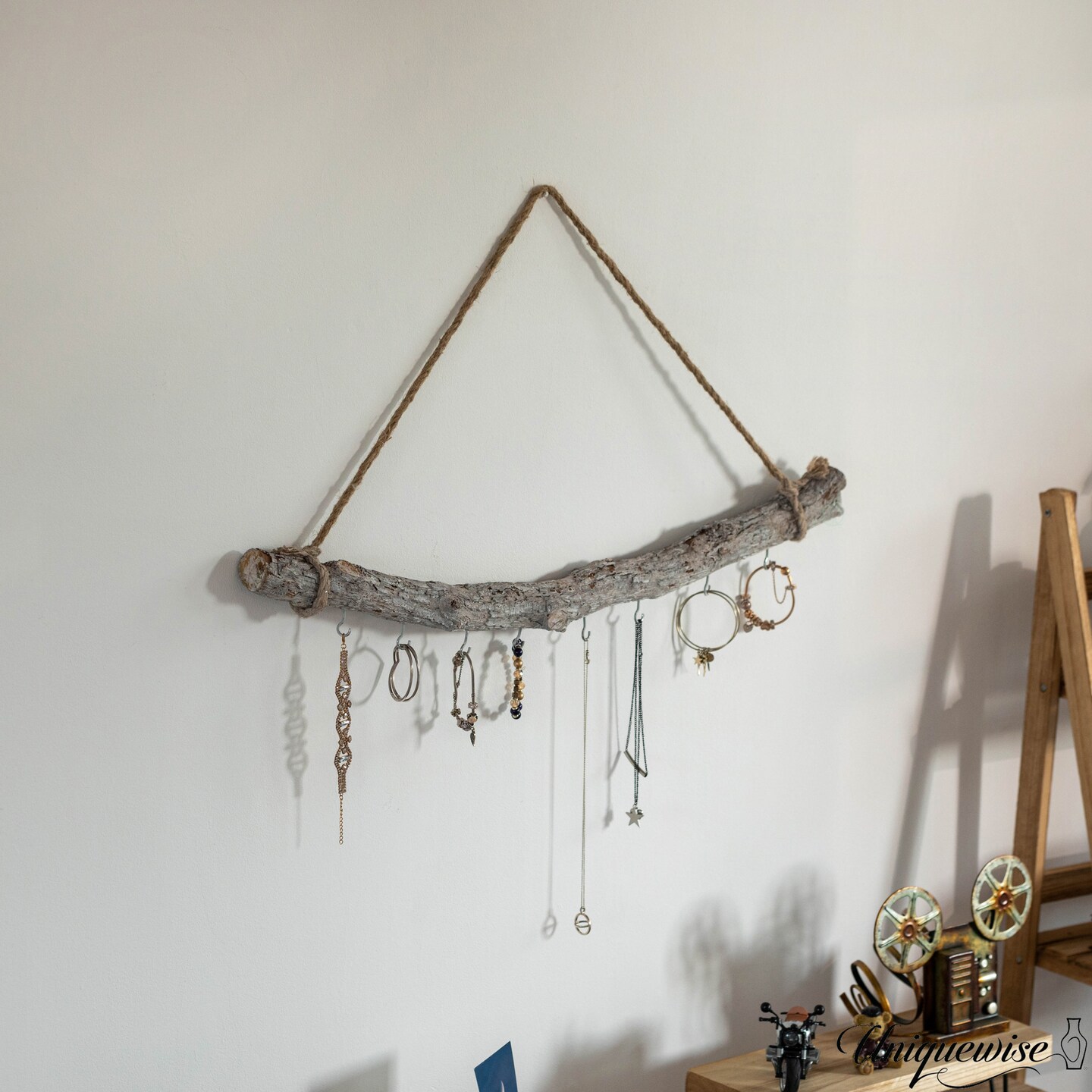 Uniquewise 19-inch Natural Decorative Jujube Wooden Log Hanging Farmhouse Wall Decor with 5 Hooks for Keys Hats and Wall Accessories - Perfect for Entryway Living Room Kitchen Hallways and Dining Area