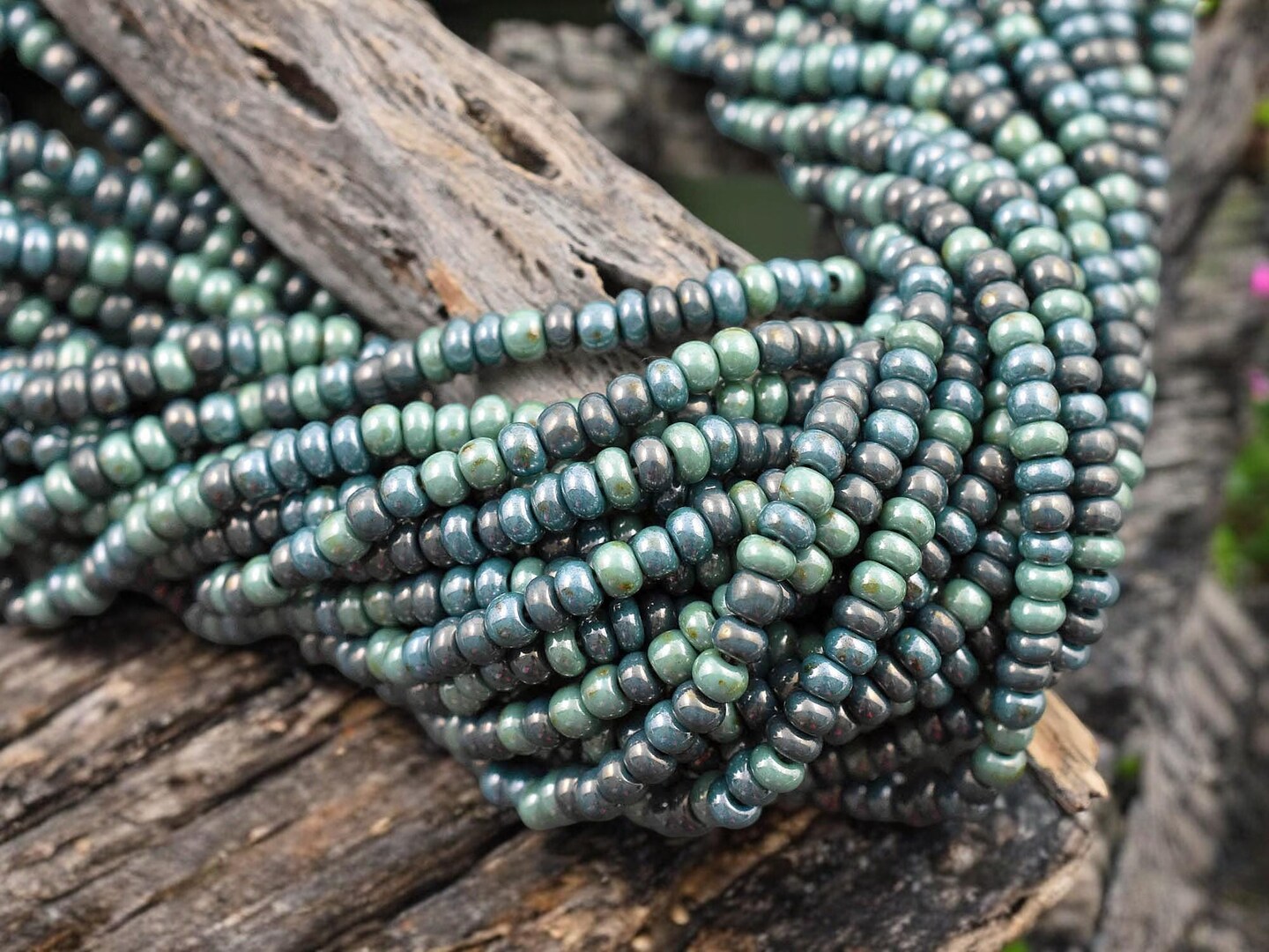 6/0 Aged Goblin Picasso Seed Bead Mix (19&#x22; Strand)