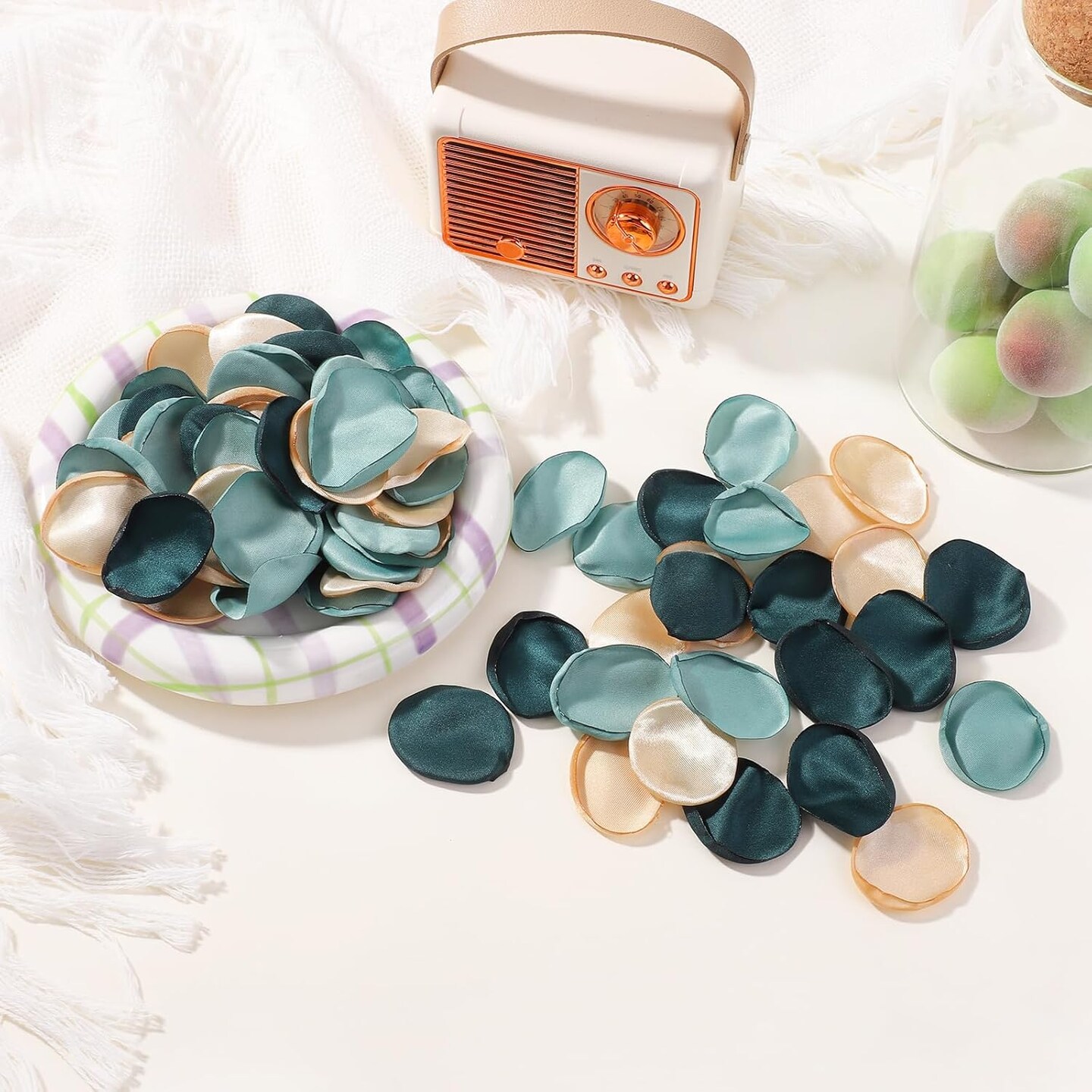 400 Pcs Silk Rose Petals Artificial Flower Petals for Wedding Flower Girl Basket Aisle Scatter Dinner Table Centerpieces Party Bridal Shower Romantic Night Decoration (Green)