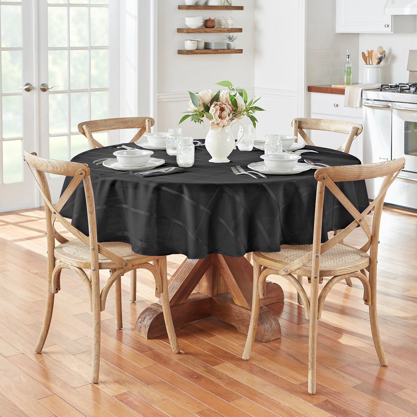 Threadmade Home Elegance Plaid Jacquard Tablecloth, Black - 70"W x 70"L Round