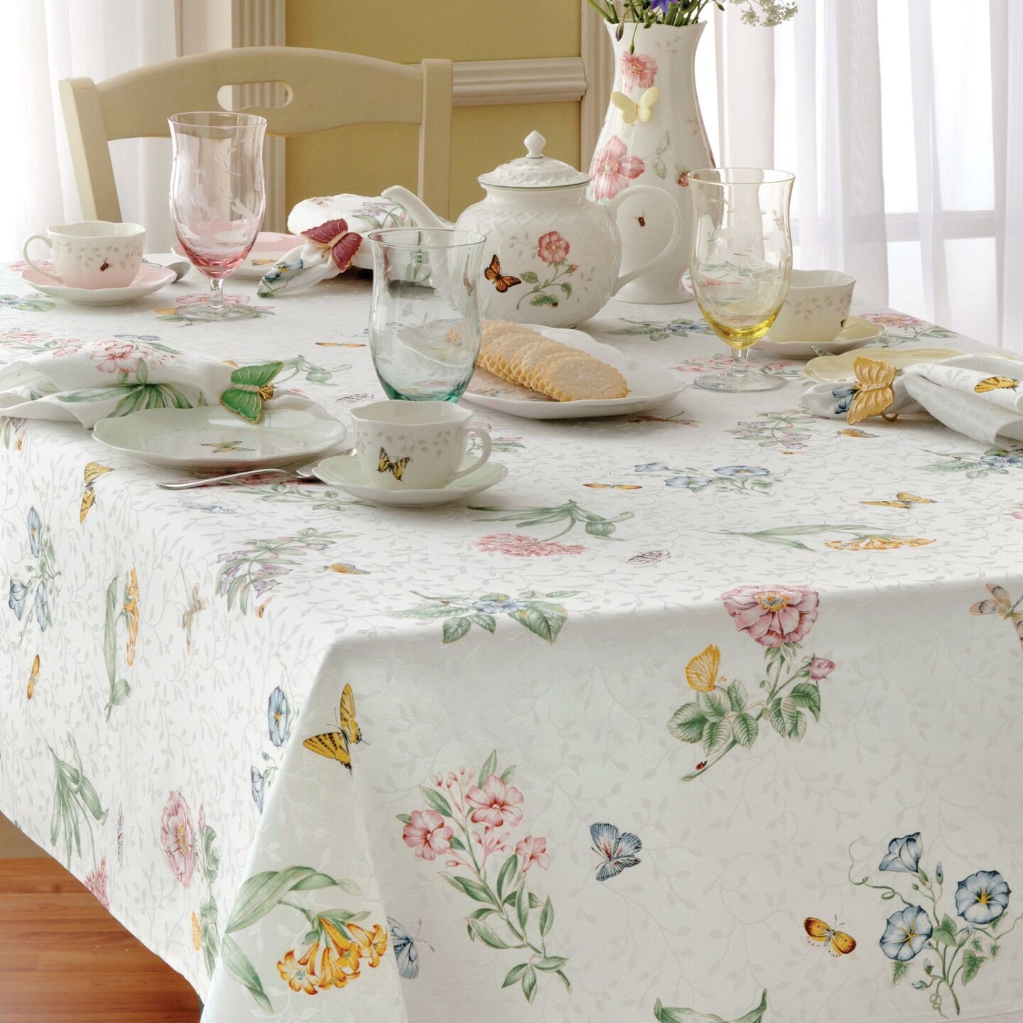 Lenox Butterfly Meadow Damask Tablecloth, Multicolor - 52"W x 70"L