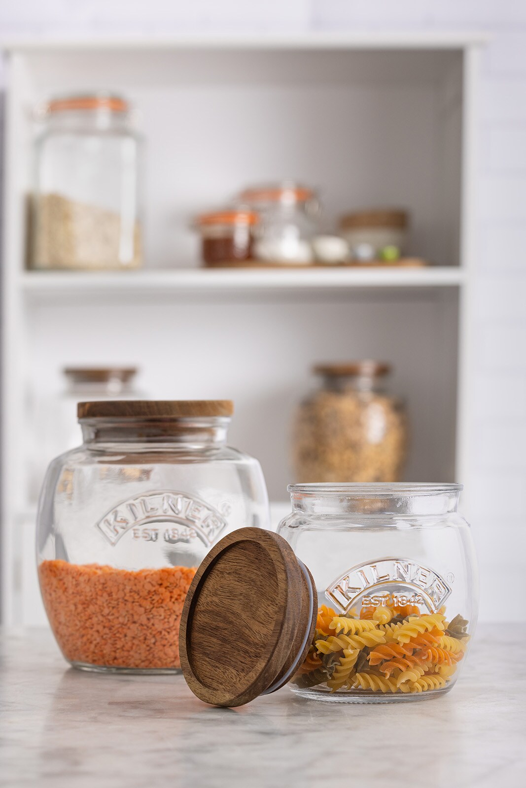 Kilner Universal Glass Storage Jar with Wooden Lid and Silicone Seal, 67.6 Ounce