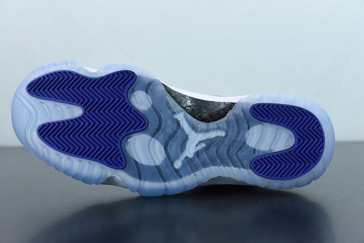青さん専用！Nike Air Jordan 11 コンコルド　27.5センチ Nike Air Jordan 11 Retro Concord | MakerPlace by Michaels