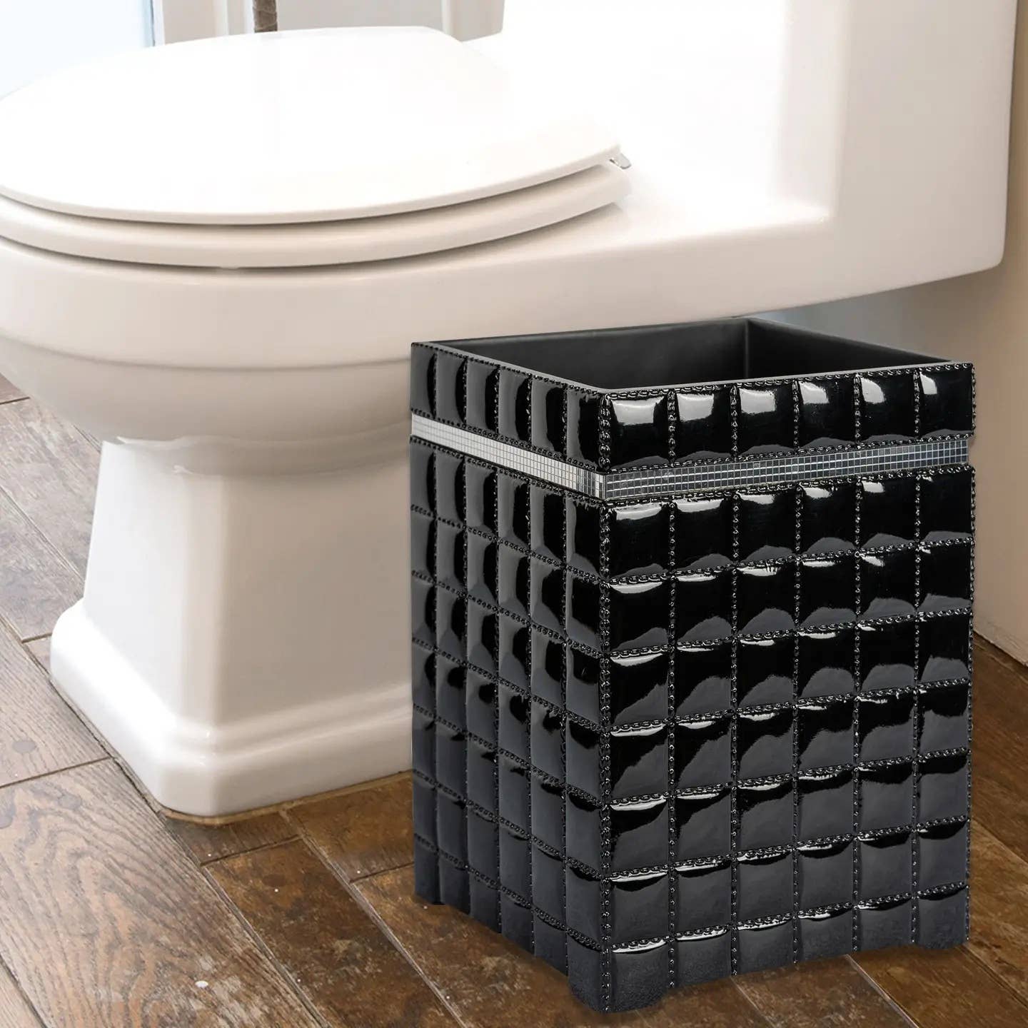 Resin Wastebasket | 7QT | Black | Sleek & Sturdy Bathroom Trash Bin
