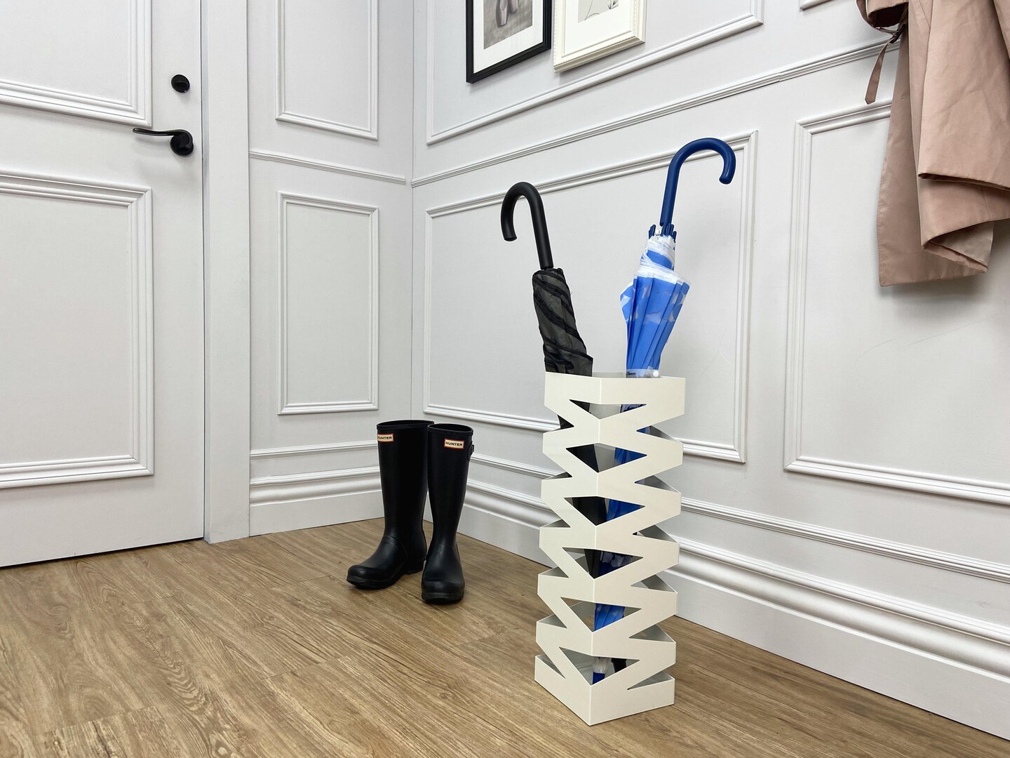 Mango Steam Metal Zig-Zag Umbrella Holder