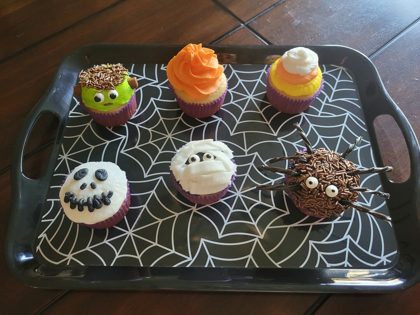 Halloween Cupcake Decorating