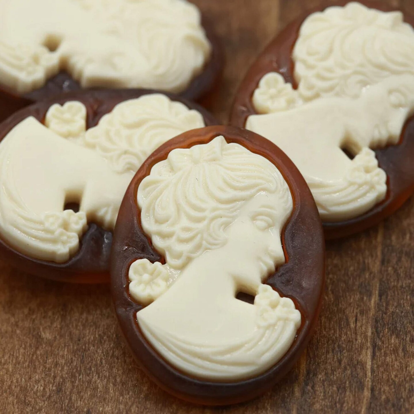 1 Cameo Button Brown Background with Ivory Silhouette & Removable Shank Loop