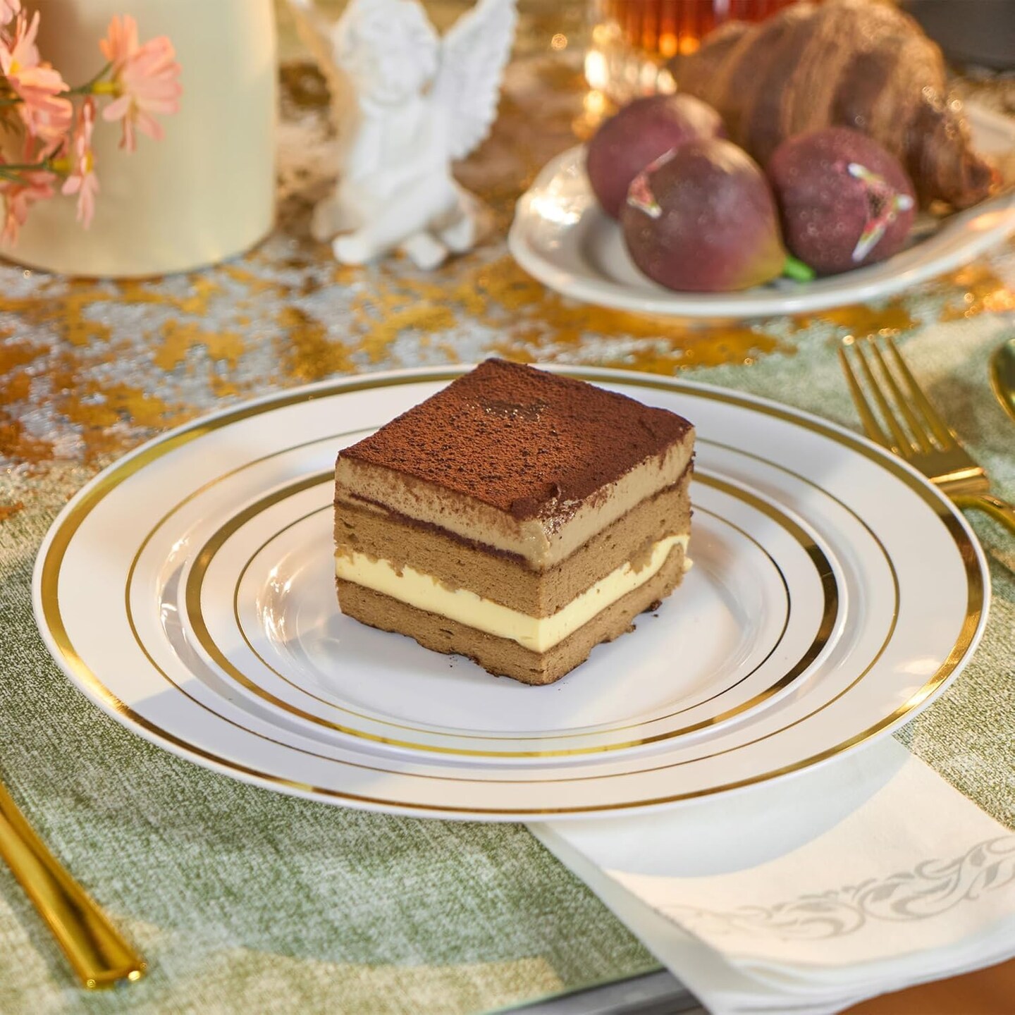 350-Piece Gold Disposable Plates Set – Includes 50 Dinner Plates, 50 Salad Plates, 50 Cups, and 50 Paper Napkins. Elegant Disposable Dinnerware for Parties, Weddings, and Special Events.